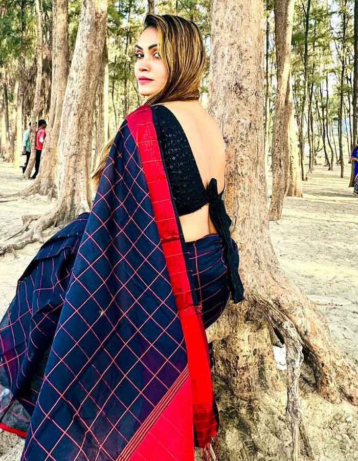 Kia a call girl in Dhanmondi